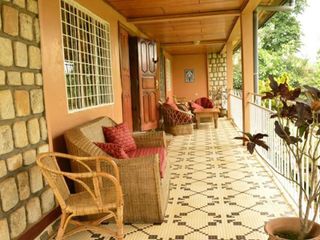 Фото отеля Zwinkels Guest House Bamenda