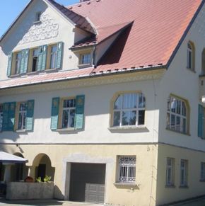 NearBy Hotel