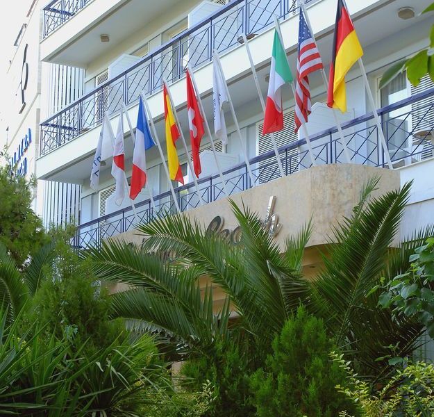 Hotel Photo 1