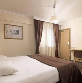 NearBy Hotel