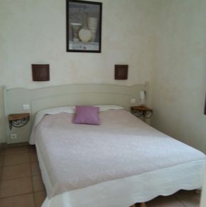 NearBy Hotel