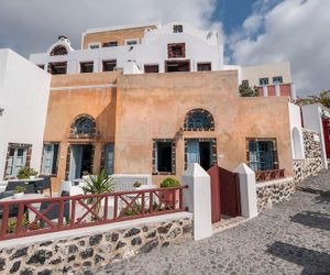Aigialos Luxury Traditional Settlement Fira Greece