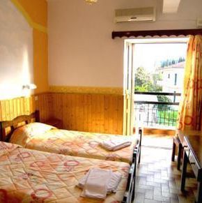 NearBy Hotel