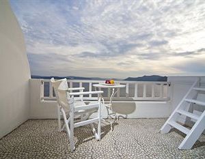 Delfini Villas Oia Greece