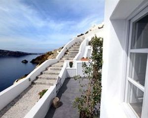 White Pearl Villas Oia Greece