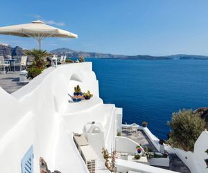 Aris Caves Oia Greece