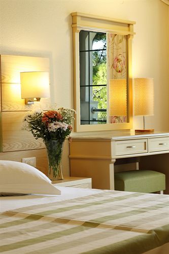 image of hotel Akrotiri Beach Resort Hotel