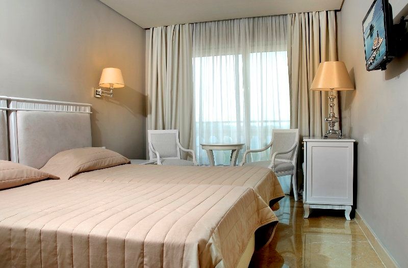 image of hotel Mon Repos Palace