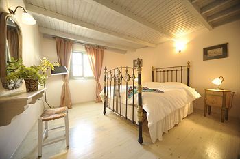 image of hotel Mythos Suites Hotel