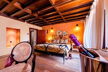 image of hotel Avalon Boutique Suites Hotel