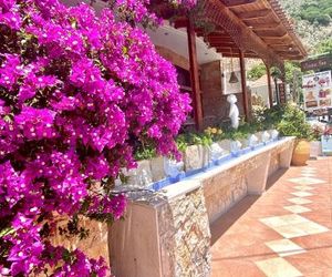 Costas Inn Platanes Greece