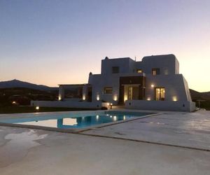 Arya Villa Naoussa Greece