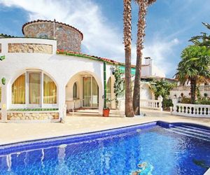 Holiday Home CarmenÃ§Ã³ 23 Empuriabrava Spain