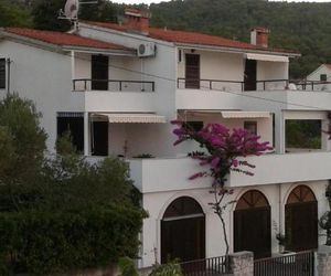 Apartments Villa Zvonimir Slatine Croatia