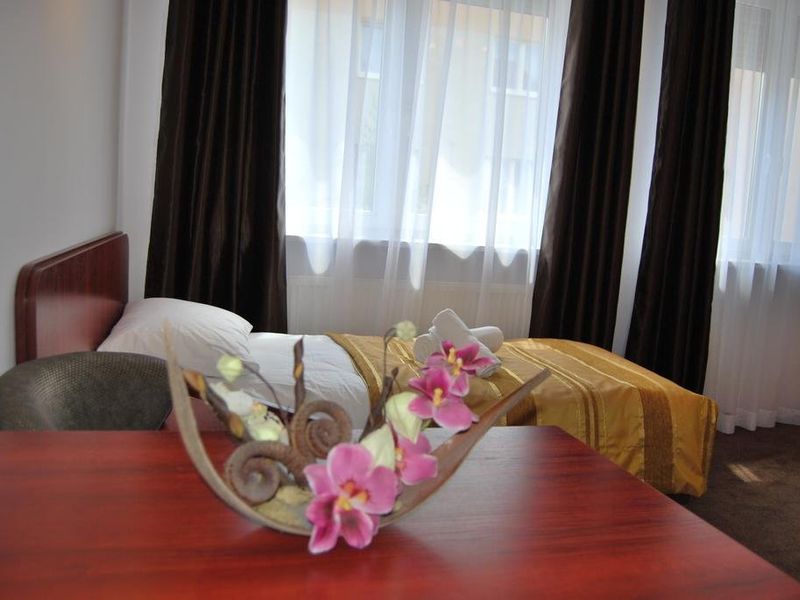 Hotel Photo 1