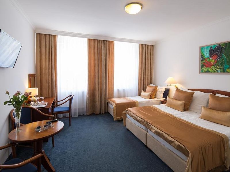 Hotel Photo 1