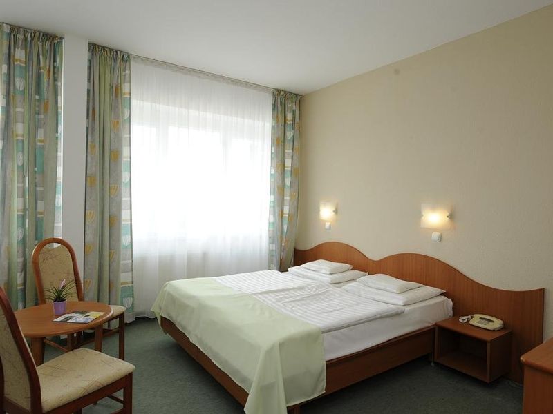 Hotel Photo 1