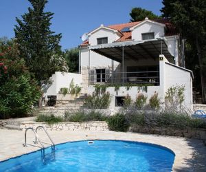 Villa Tamara Bol Croatia