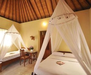 Meme Surung Guesthouse and Warung Munduk Indonesia
