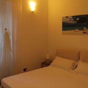 NearBy Hotel