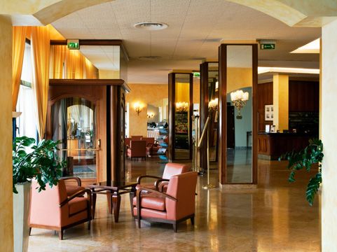 Hotel Photo 8