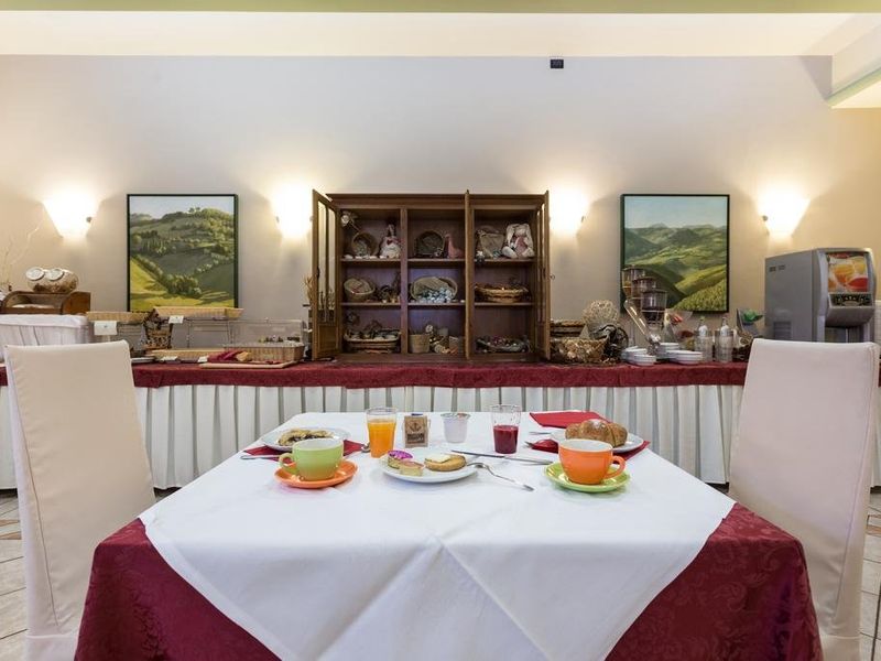 Hotel Photo 9