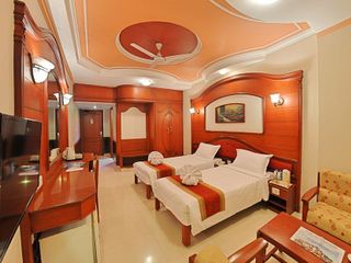 Фото отеля Hotel Gnanam