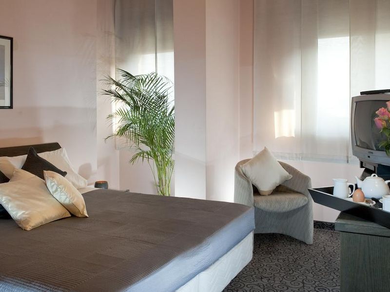 Hotel Photo 9