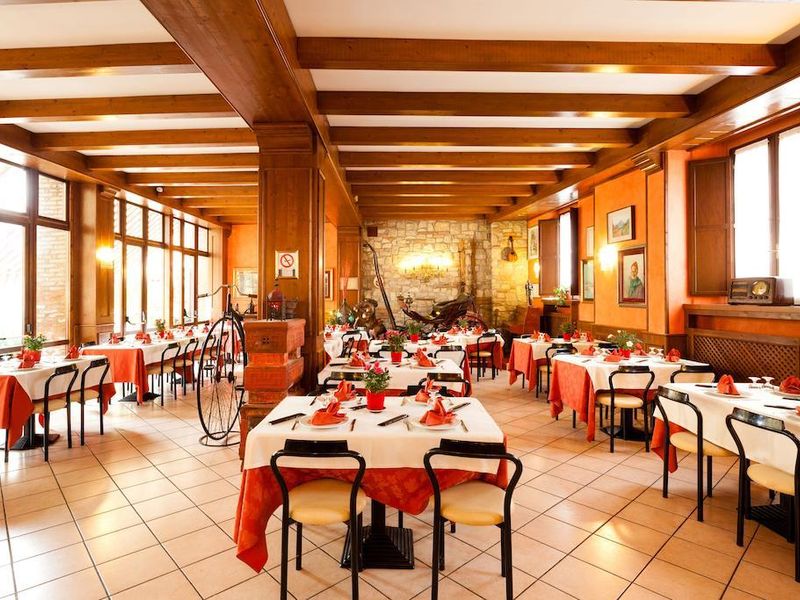 Hotel Photo 12