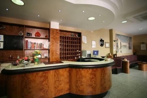Hotel Photo 8
