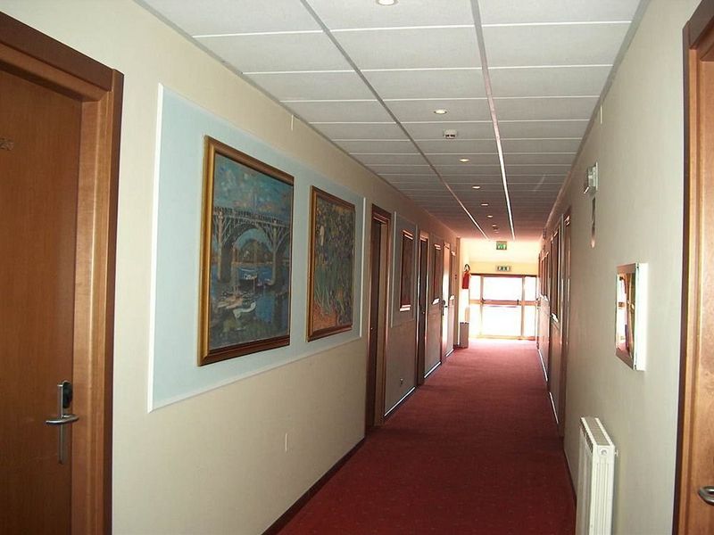 Hotel Photo 9