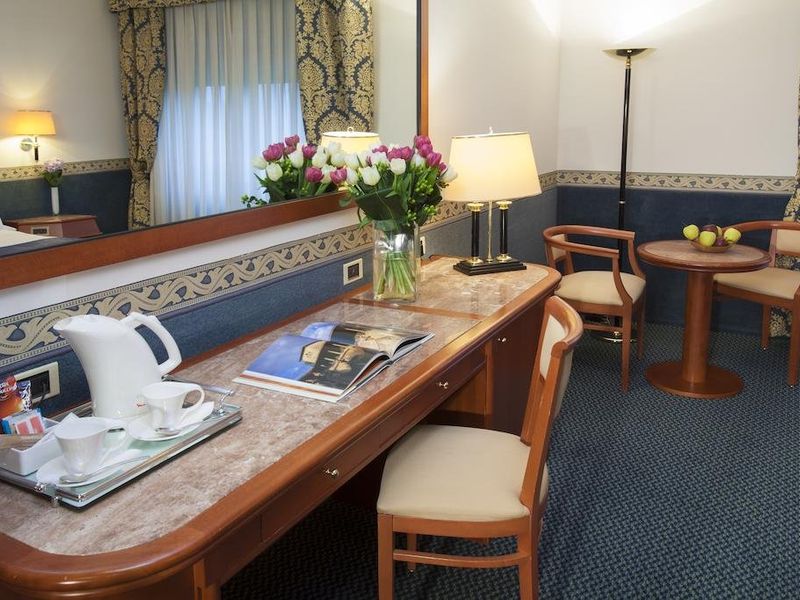 Hotel Photo 10