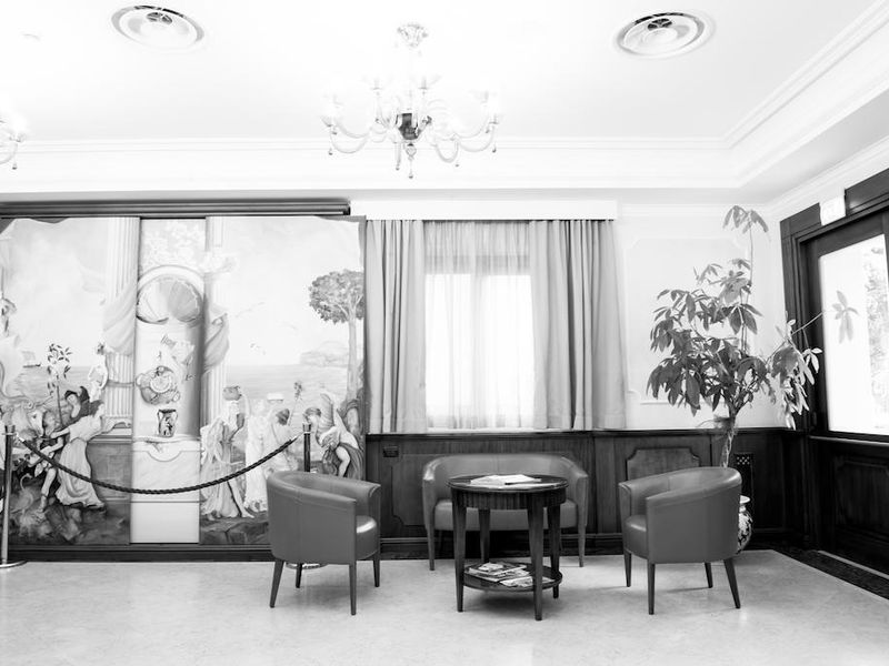 Hotel Photo 12