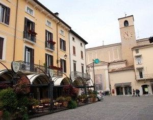 The Flowers Apartments 1 Desenzano del Garda Italy