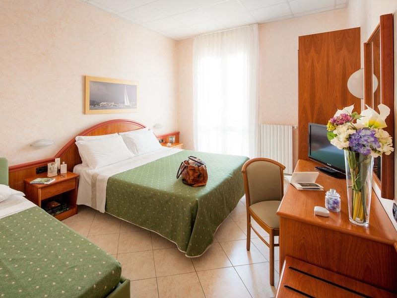 Hotel Photo 8