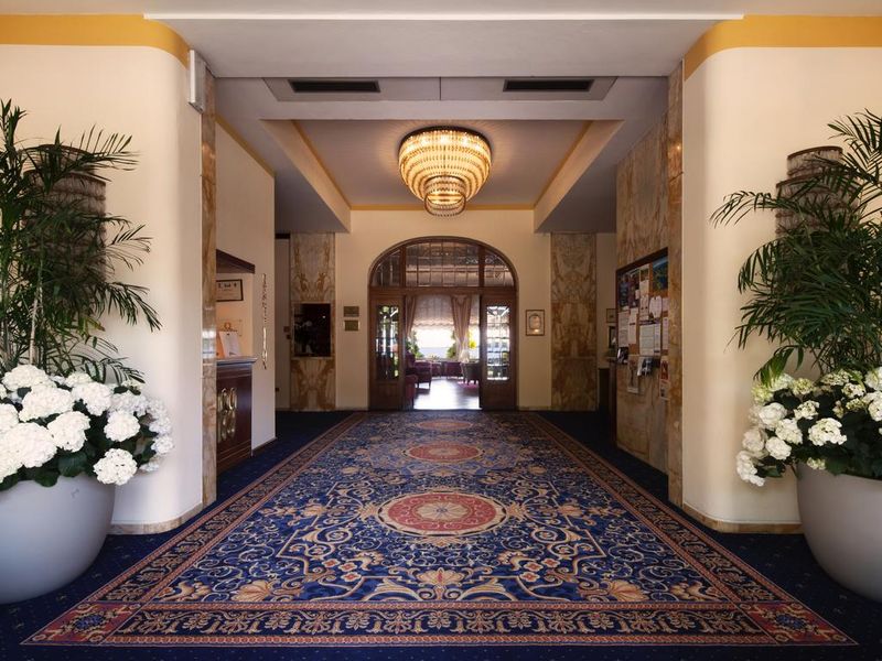 Hotel Photo 9