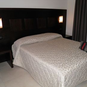 NearBy Hotel