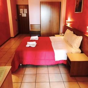 NearBy Hotel