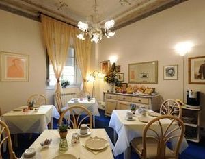 Petit Maison Sainte Justine Lucca Italy
