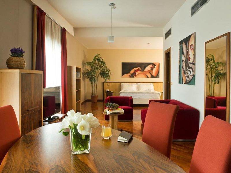 Hotel Photo 5