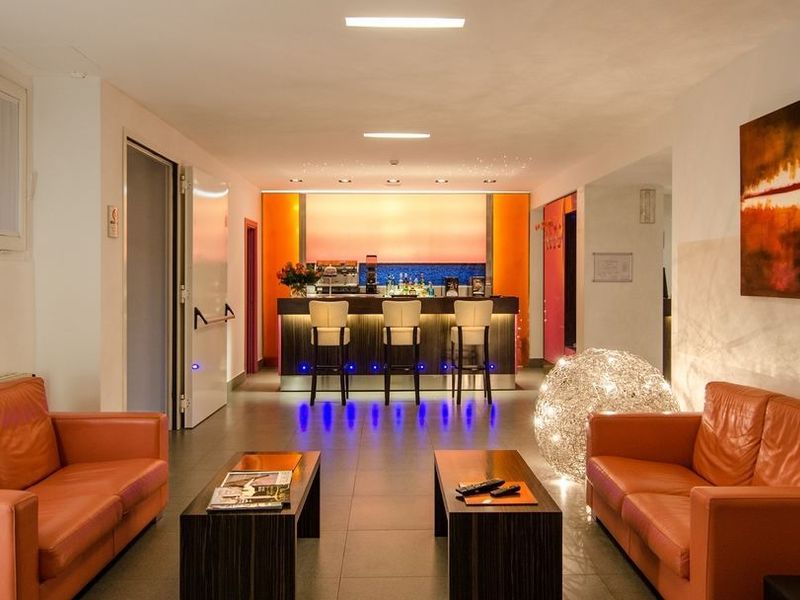 Hotel Photo 6