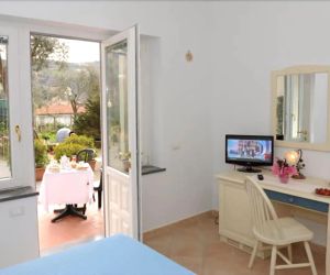 Il Cottage B&B Massa Lubrense Italy
