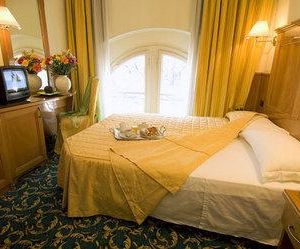 Hotel Cinque Giornate Milan Italy