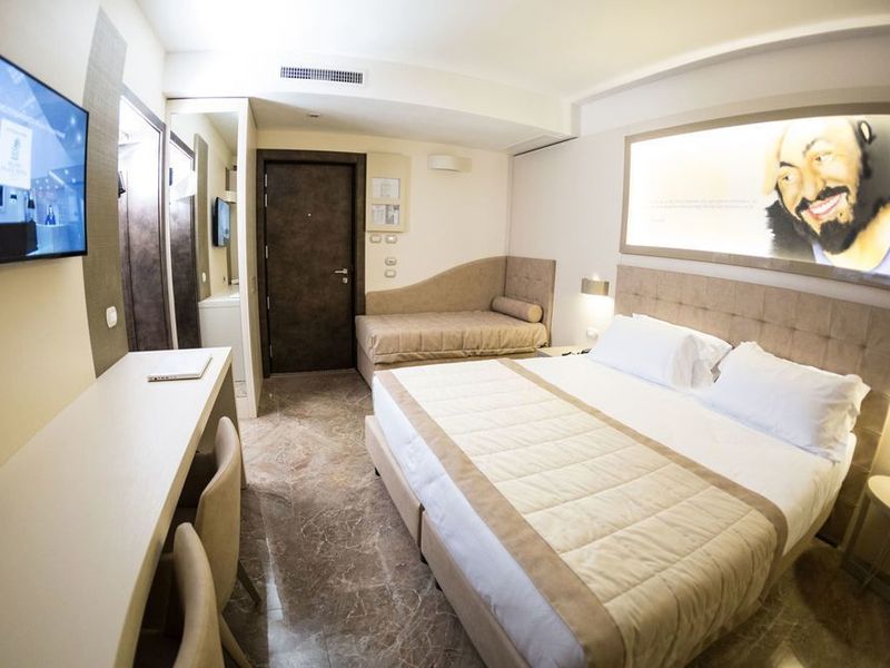 Hotel Photo 1
