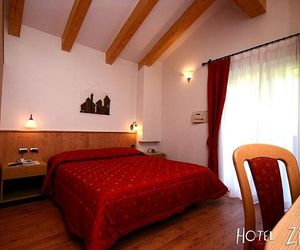 Hotel Zirmes Moena Italy