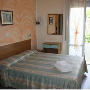 NearBy Hotel