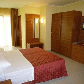 NearBy Hotel