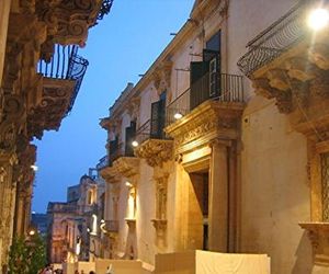 B&B Conte Di Cavour Noto Italy