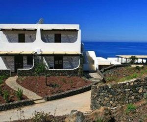 Kuddie Rosse Eco-Friendly Residence Pantelleria Village Italy