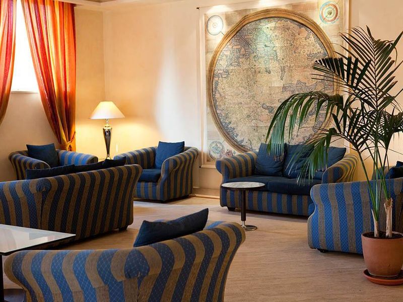 Hotel Photo 8